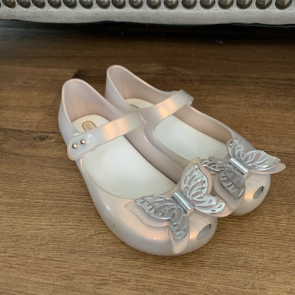 Girl shoes